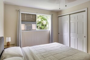 Interior - Walk to Dining & Local Markets! Hilo Getaway (Hilo)