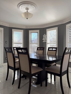 Dining - Superb in the Suburbs (Vaughan)