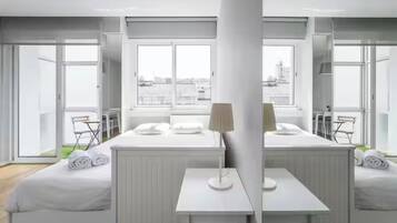 1 dormitorio, tabla de planchar con plancha, wifi y ropa de cama
