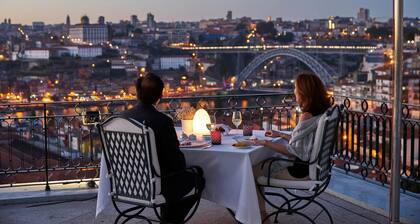 BolhĂŁo Luxury Retreat 2 -3 guests, air con,central, 5mins walk to landmark/metro