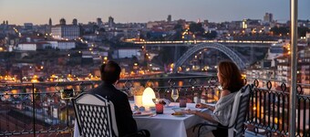 Bolhão Luxury Retreat 2 -3 guests, air con,central, 5mins walk to landmark/metro