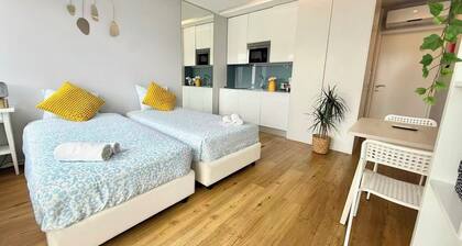 Bolhão Luxury Retreat 2 -3 guests, air con,central, 5mins walk to landmark/metro