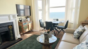 Unclassified image, 2 of 6, button - Luxury Apartment Overlooking the Sea Refurbished 2026 and Steps From the Beach (Exmouth)