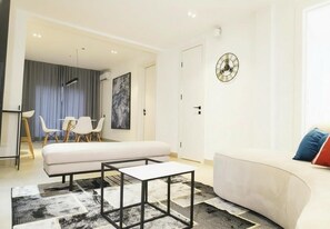 Living area - THE ESTORIA (Lagos)