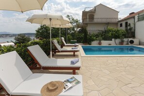 Pool - Villa Anita – for 10 Guests with Private Pool, Okrug Donji (Okrug Donji)