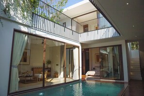 Exterior - 4-bedroom villa in 4BR Villa with Mineral Pool & Rooftop in Bang Tao (Tambon Si Sunthon)