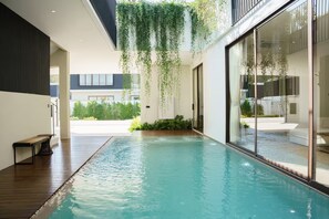 Pool - 4-bedroom villa in 4BR Villa with Mineral Pool & Rooftop in Bang Tao (Tambon Si Sunthon)