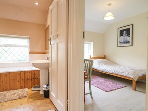 Interior - Daisy Cottage (Dorking)