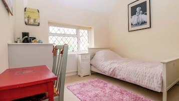 2 bedrooms, WiFi (free), individually decorated, individually furnished
