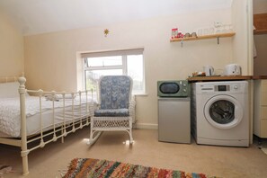 Interior - Daisy Cottage (Dorking)