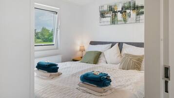 2 bedrooms, WiFi, bed sheets