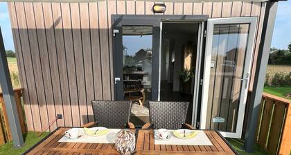 Hotel war gestern, neues Chalet mit blick in die Natur an großem See