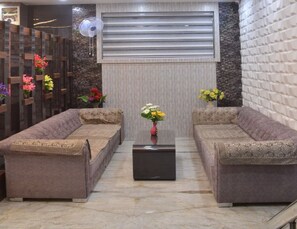 Lobby sitting area - Royal suites Dargah Bazar (Ajmer)