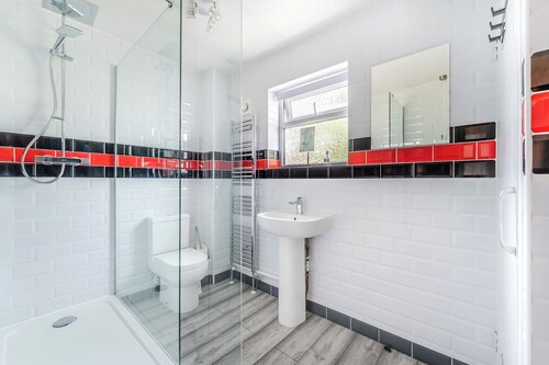 Modern 3 Bed House