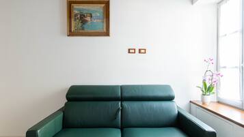 Comfort Apartment, 1 Bedroom, Balcony | Living area