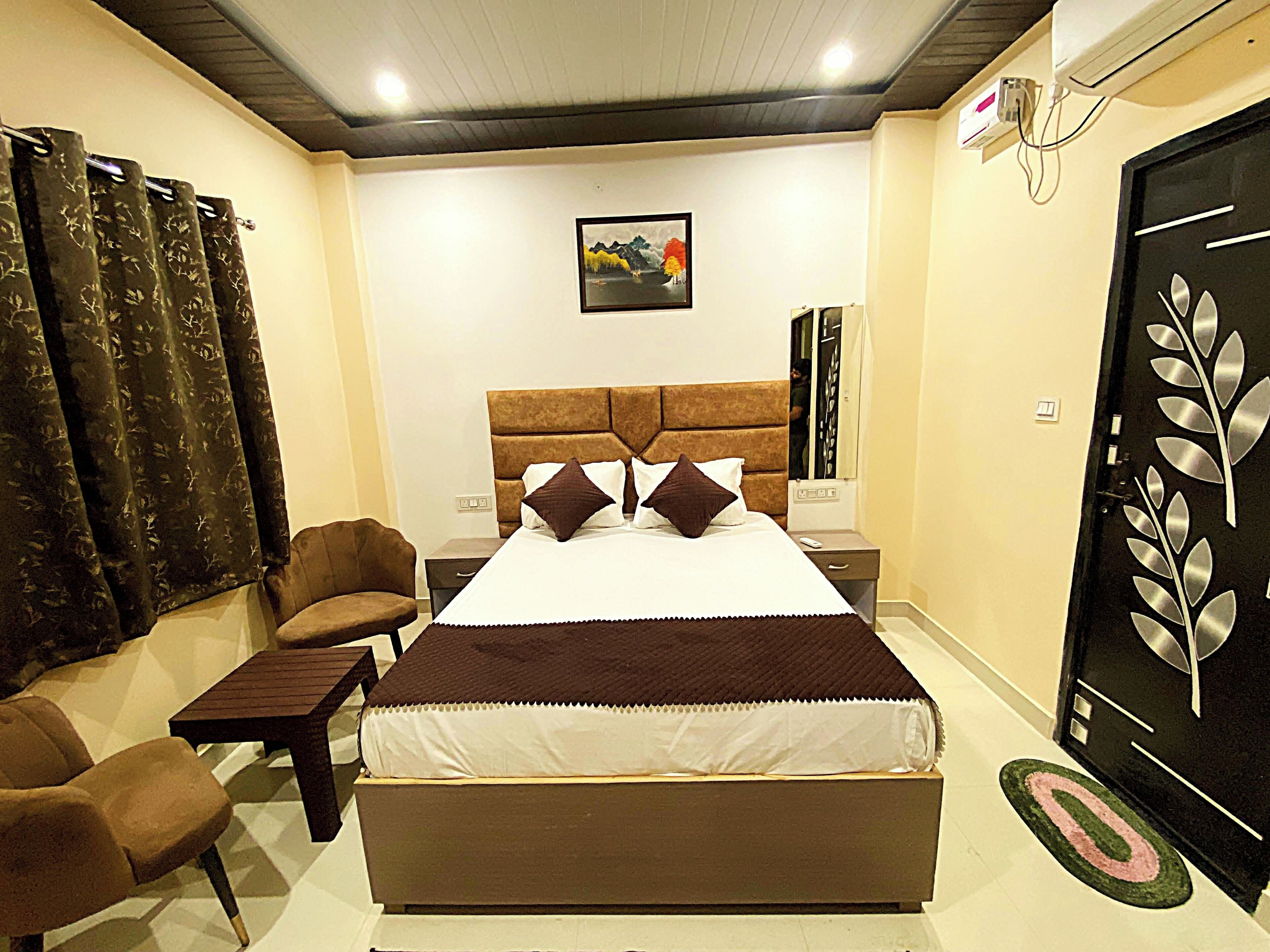 Deluxe Double Room | Egyptian cotton sheets, premium bedding, down comforters