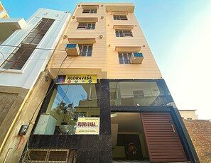 Exterior detail - rudravasa inn  (Varanasi)