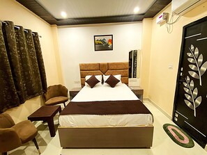 Family Double or Twin Room - rudravasa inn  (Varanasi)