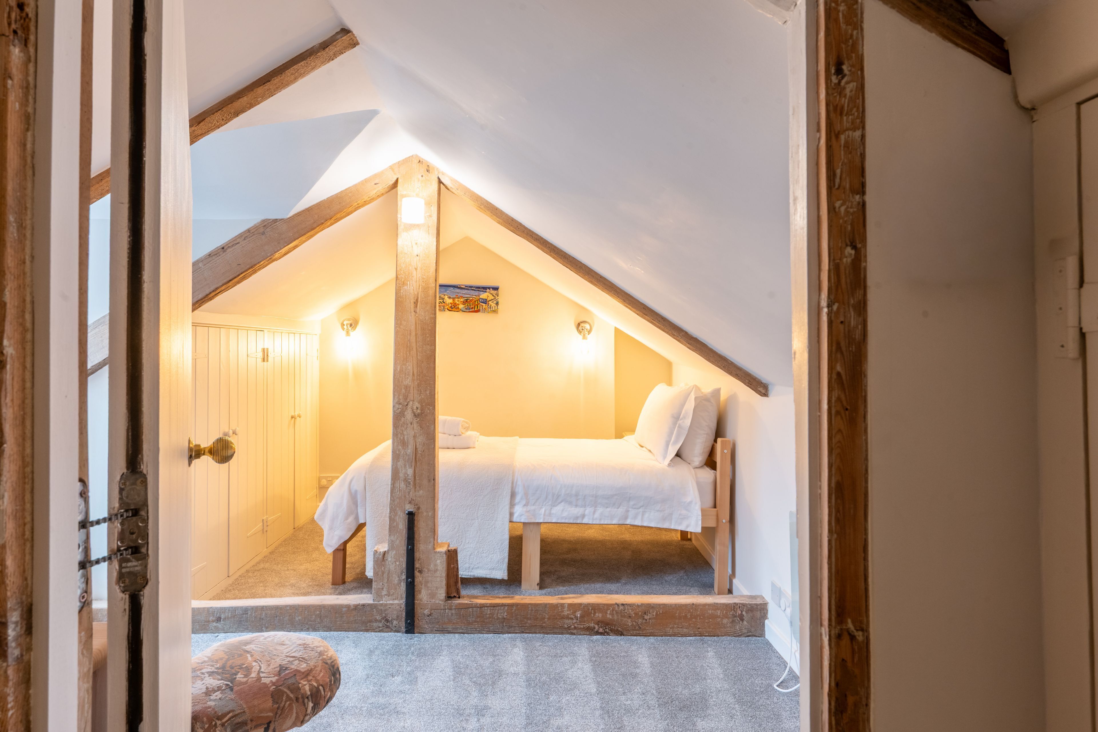 7 bedrooms, iron/ironing board, free WiFi, bed sheets