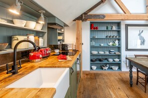 Microwave, coffee/tea maker - Old Church Hall, Glandford, Norfolk (Glandford)