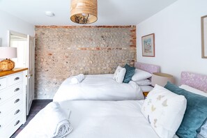 2 Schlafzimmer, Bügeleisen/Bügelbrett, Internetzugang, Bettwäsche