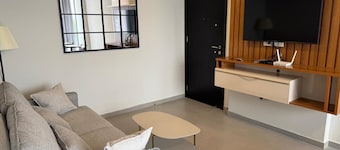 SOHO 2-bedroom apartment with AC in adorable Luque/AsunciĂłn