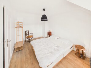 3 bedrooms, iron/ironing board, free WiFi - Cozy house for 7 with garden (Carnac)
