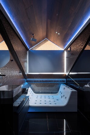 Phòng Suite Cao cấp, tầng Executive | Spa