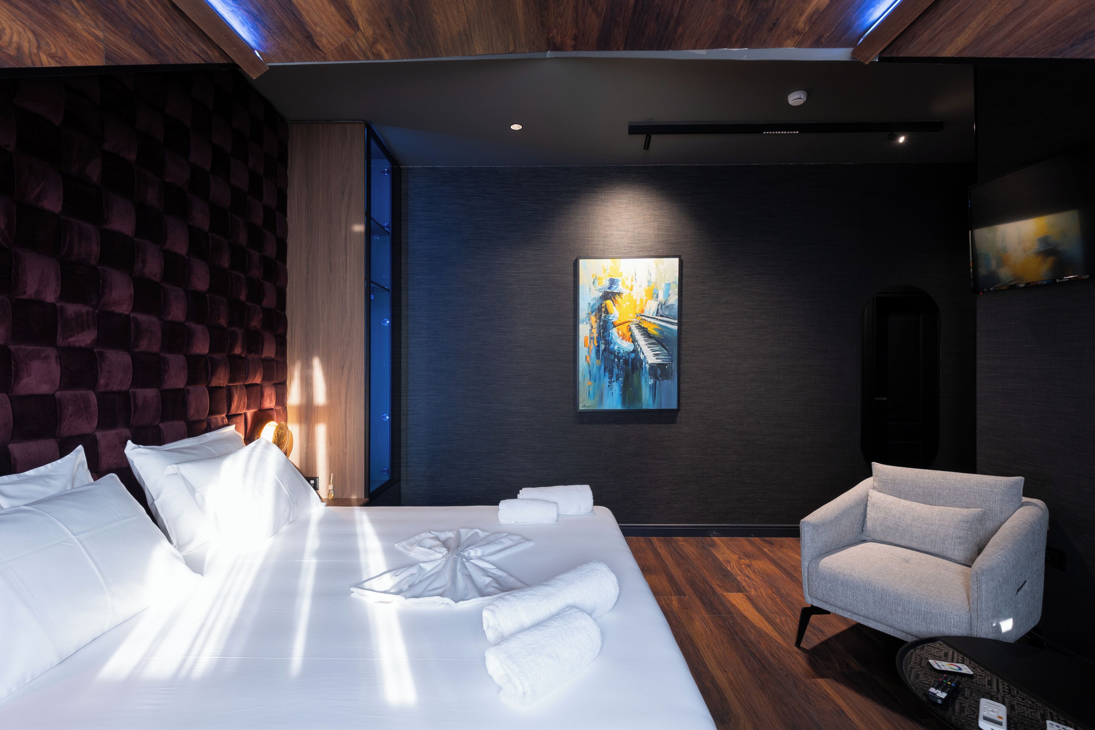 Luxe suite, op Executive verdieping | Een kluis op de kamer, een laptopwerkplek, verduisterende gordijnen