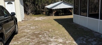 Beautiful Canal-side home with Harris Lakes access!