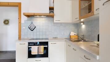 Refrigerador, horno, placa de cocina, lavavajillas
