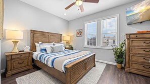 3 bedrooms, iron/ironing board, travel cot, WiFi - 3br Newly Renovated Beach House Sleeps 10 (Ventnor City)