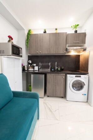 Interior - Apartment 'Calme  Elegant – Rer B – Paris' with Wi-Fi (Gentilly)