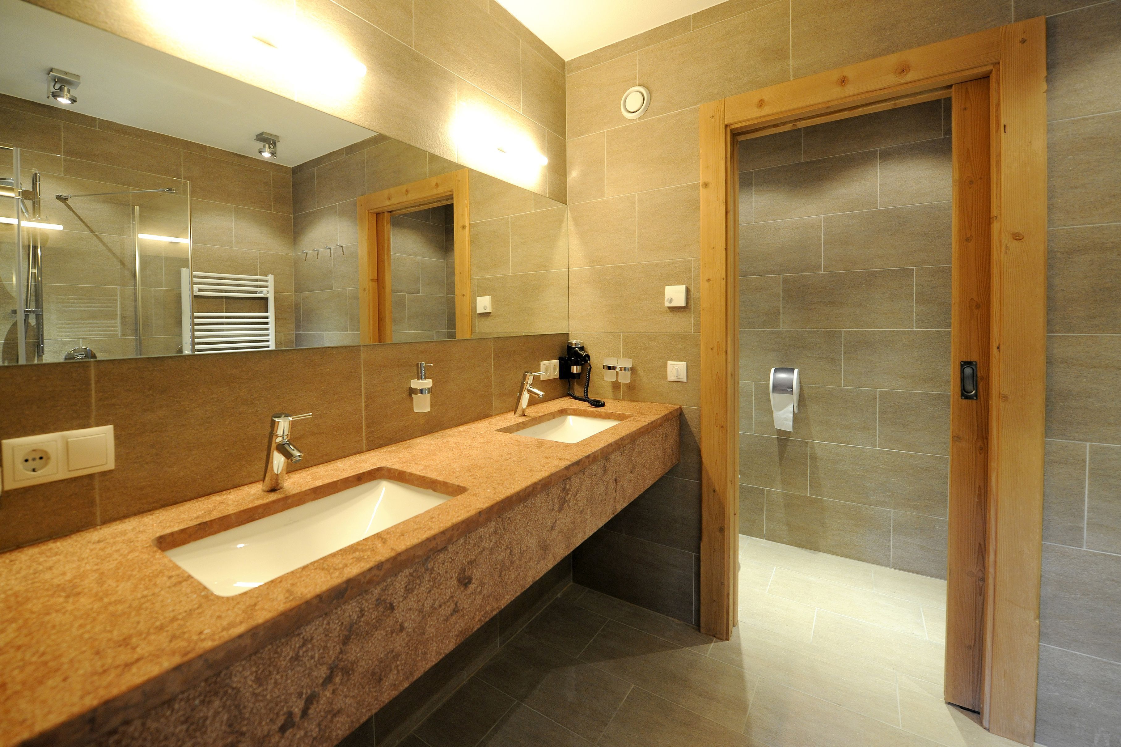 Comfort Double Room (35 m²) | Bathroom | Shower