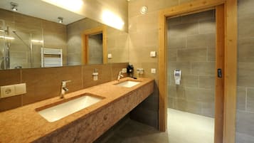 Comfort Double Room (35 m²) | Bathroom | Shower