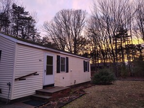 Exterior detail - "The Bunkalow" – Private getaway near town & beaches under Maine's starry skies (Kennebunk)