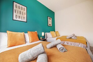 4 Schlafzimmer, Schreibtisch, Bügeleisen/Bügelbrett, kostenloses WLAN
