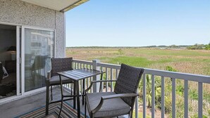 Outdoor dining - Newly Listed! Gorgeous River front 3 Bdrm Condo with amazing views in Darien GA. (Darien)