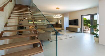 Villa Golden Hill – Discreet Luxury in the Heart of Nature