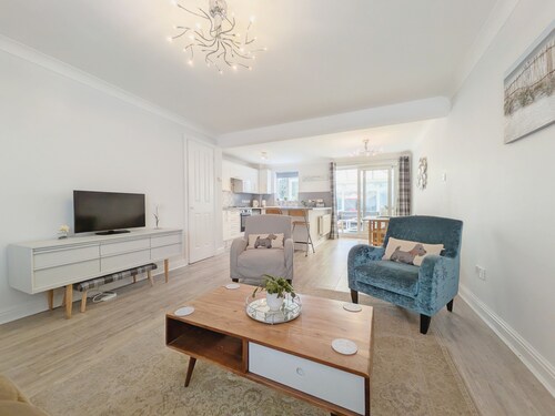Shell Seekers - Selsey -  a family house that sleeps 6 guests  in 3 bedrooms