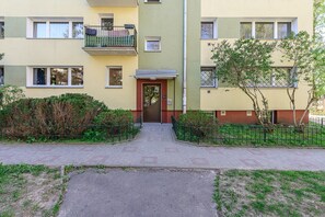 Front of property - Lumina Apart near a Large city Park (Warsaw)