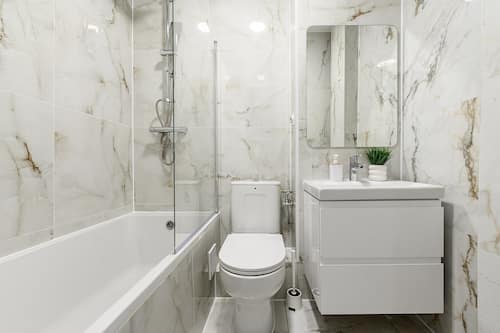 Comfort-Apartment, Stadtblick | Badezimmer