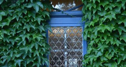 Lovely 5-bedroom bed & breakfast in charming Saint-Maurice-la-Souterraine