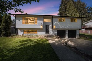 House, 4 Bedrooms | Exterior - Family Get Away Fireplace Near Columbia River 4 Bedroom Home (Vancouver)