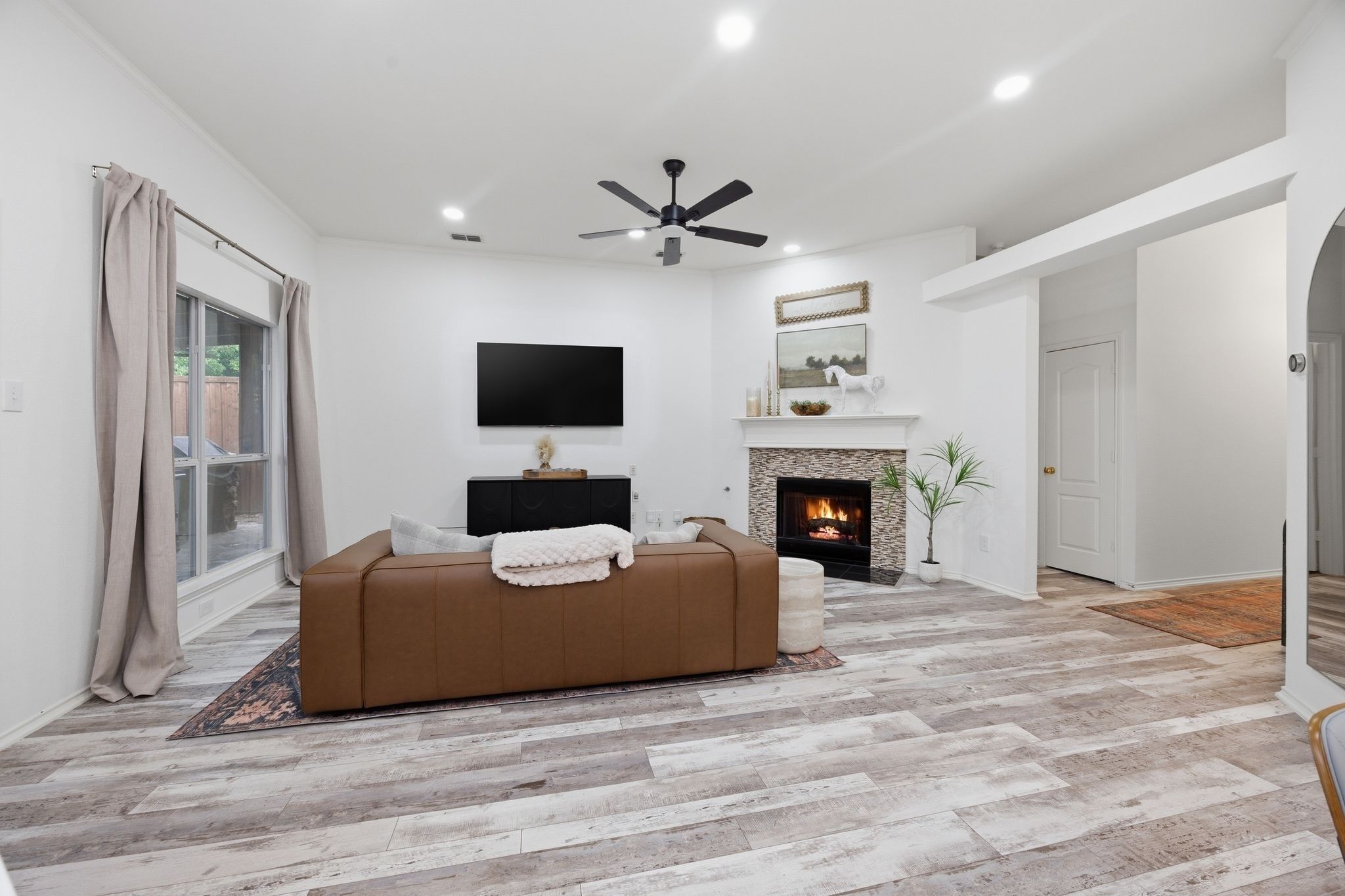 House, 3 Bedrooms | Living area | Smart TV