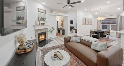 Modern Mckinney Stay 3br Sleeps 8, Near Downtown 3 Bedroom Home