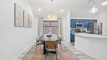 House, 3 Bedrooms | Dining