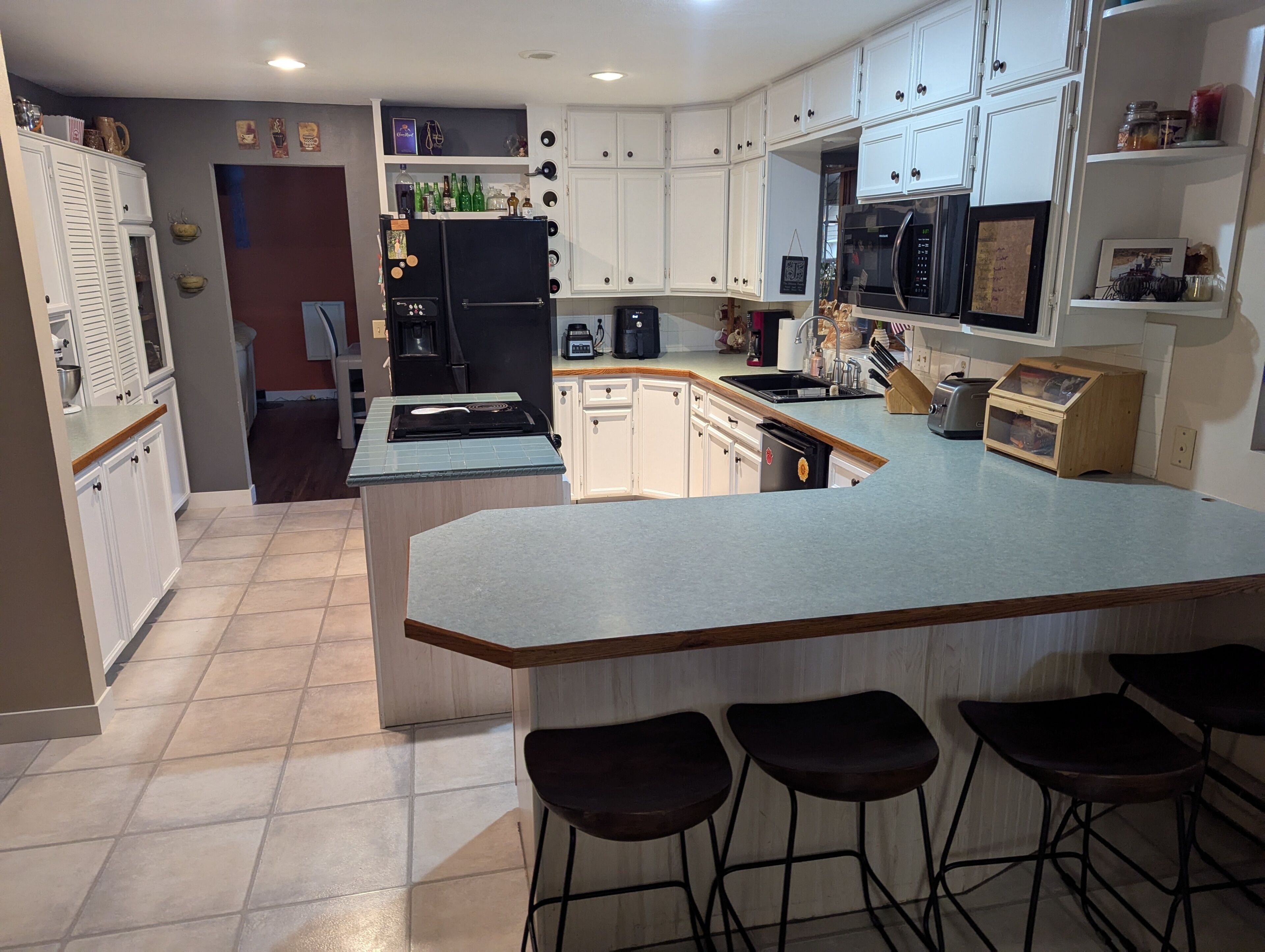 House, 6 Bedrooms | Private kitchen | Fridge, oven, coffee/tea maker, toaster