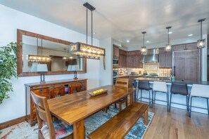 Condo, 2 Bedrooms | Dining - Trails Edge 8 2 Bedroom Condo (Telluride)