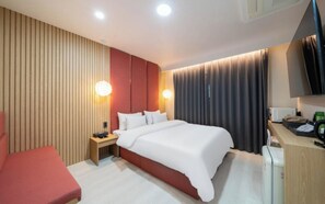 Deluxe Double Room, City View - H AVENUE (Gyeryong City)